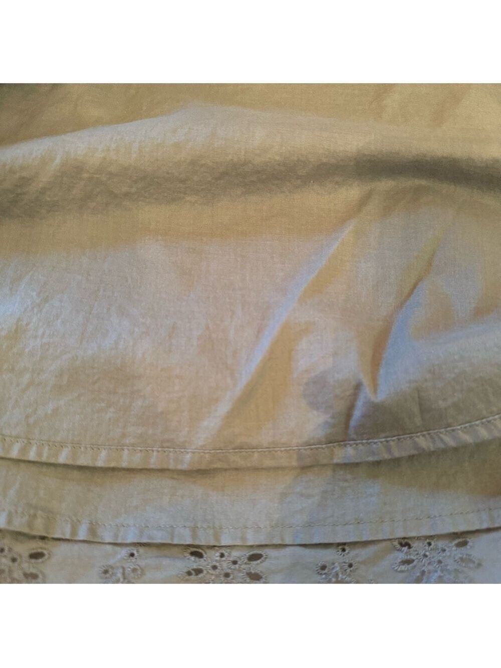 AMERICAN EAGLE Tiered Floral Eyelet Skirt. Size 4. Tie Waist. Lace/Eyelet. - Picture 9 of 10